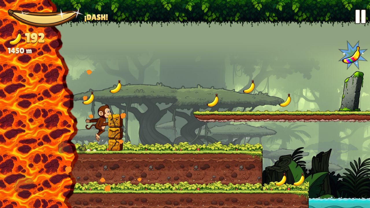 Captura de Turbo Monkey: el mono choca contra un tótem con la lava detrás
